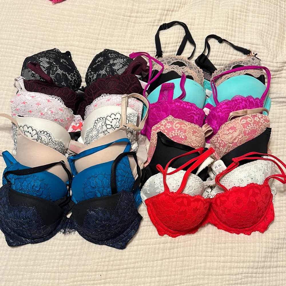 VS & Pink bra bundle (14)- 32B